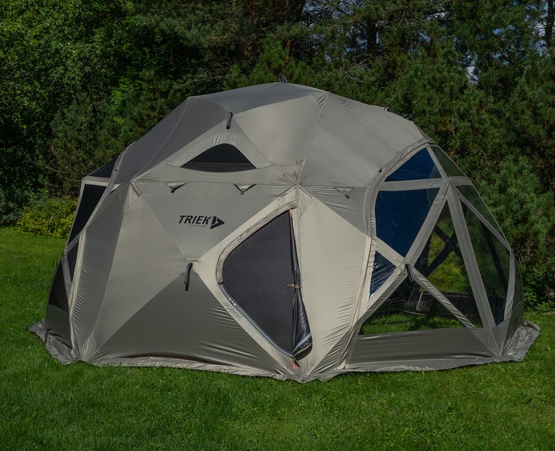 Kuvassa ovi auki mutta oven hyttysverkko kiinni.