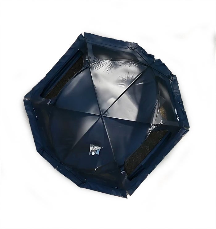 Dometeltta lattialla