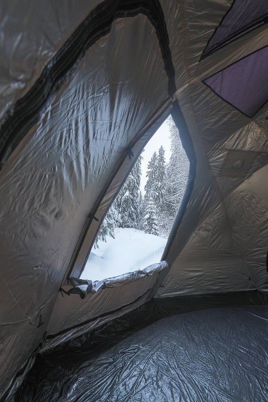 Dometeltta lattialla harmaa Silver Coating pinnoitteella