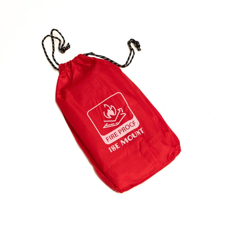 Hintaan sis&auml;ltyy my&ouml;s palamaton matto kamiinan alle asennettavaksi