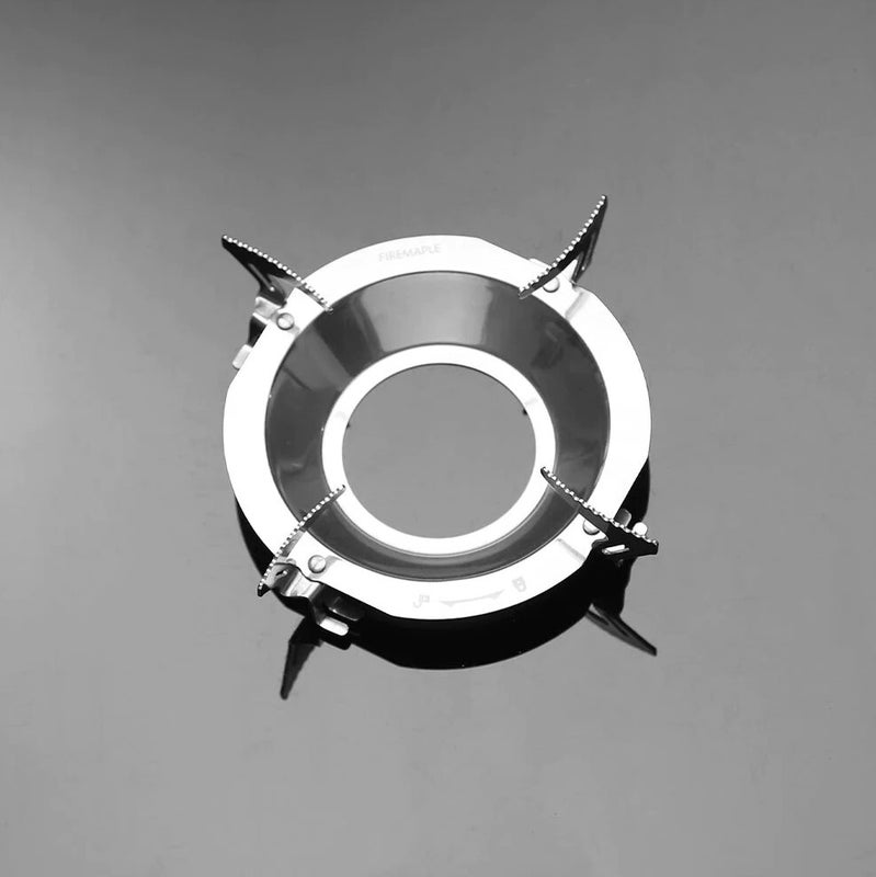 Hintaan sis&auml;ltyy my&ouml;s paistinpannun alunen.