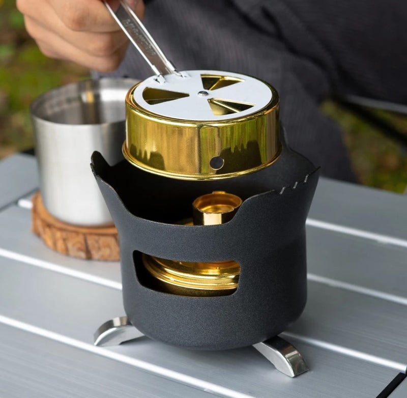 L&auml;mp&ouml;tilas&auml;&auml;din, s&auml;&auml;din laitetaan polttimon kanneksi ja l&auml;mp&ouml;&auml; s&auml;&auml;det&auml;&auml;n aukkoa pienent&auml;m&auml;ll&auml; tai suurentamalla.